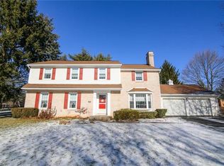 2920 Fairfield Dr, Allentown, PA 18103