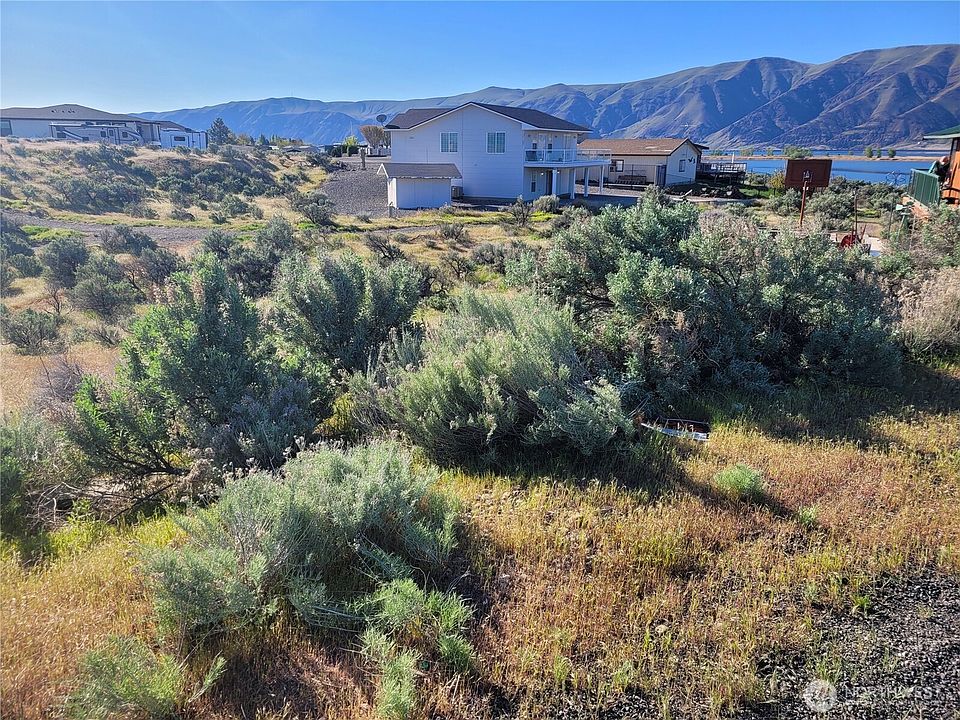 2nd image of 517 Island View SW