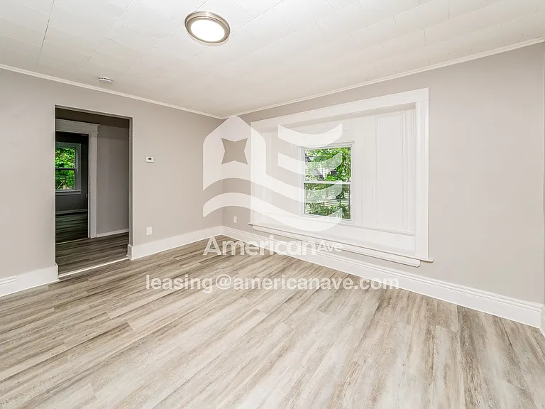 923929_004_living_room_13787856.jpg