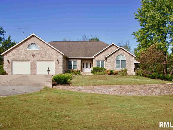 2nd image of 121 Lake Shore Dr