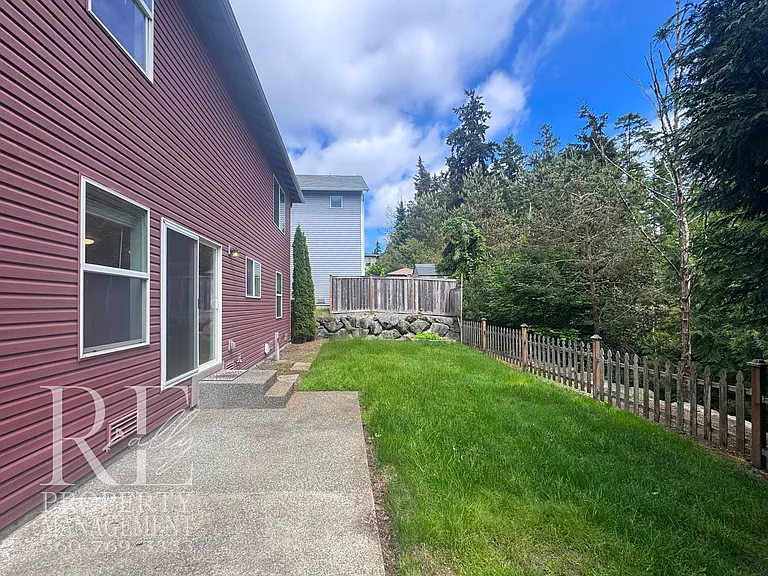21050 Brevik Pl NW — Photo 30
