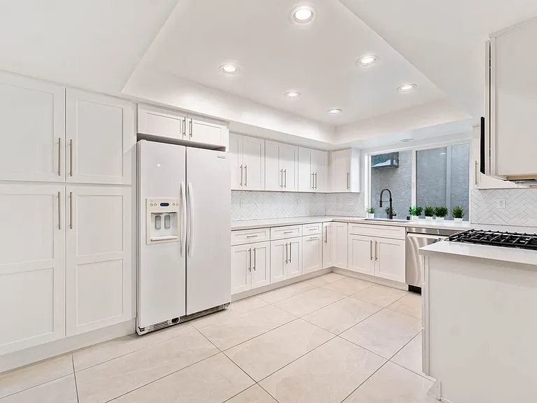 4208 Morro Dr — Photo 10