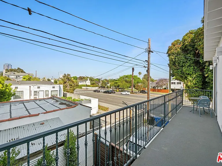 10623 Olympic Blvd — Photo 18