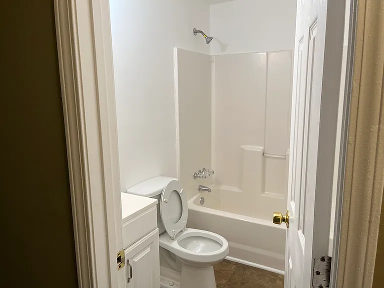 124 Locust St — Photo 1