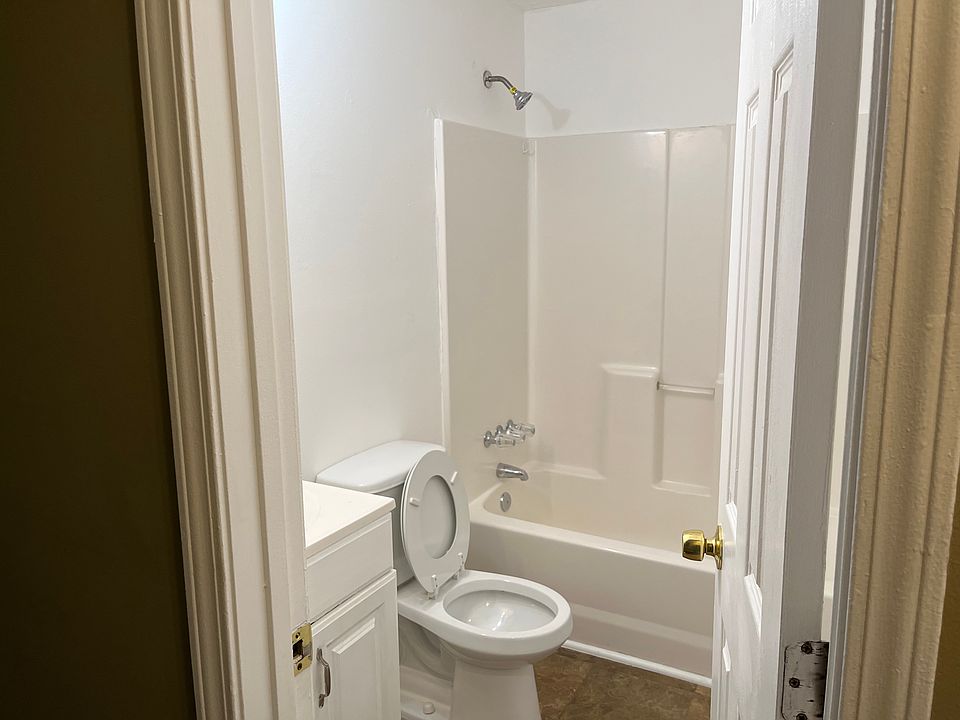 1st image of 124 Locust St