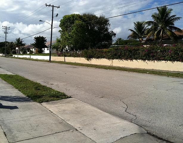 2nd image of 806 Bunker Rd