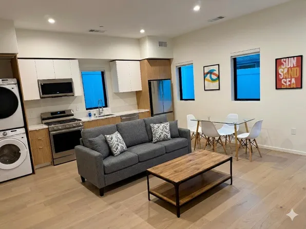 2520 5th St #E, Santa Monica, CA 90405