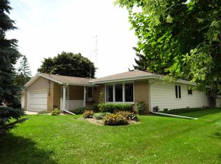 1216 Newman Rd N, Racine, WI 53406