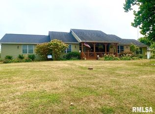 28719 Pleasant Dale Rd, Girard, IL 62640