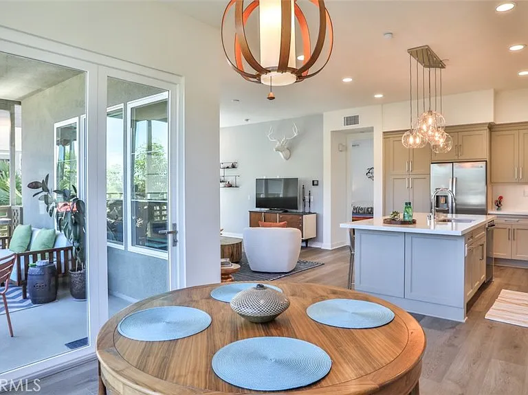 1207 Doheny Way — Photo 18