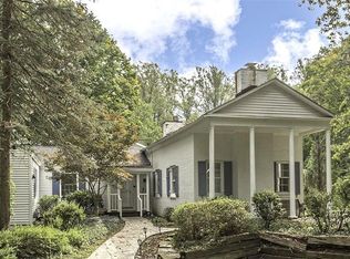 2755 River Rd, Willoughby Hills, OH 44094