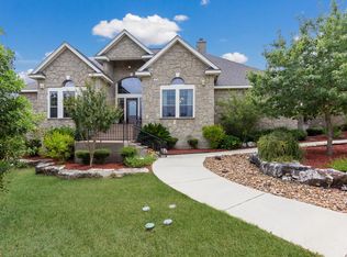 18622 Shadow Canyon Dr, Helotes, TX 78023