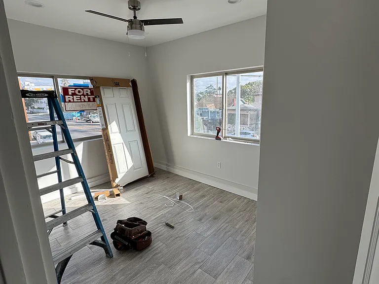 4353 S Western Ave #2 — Photo 5