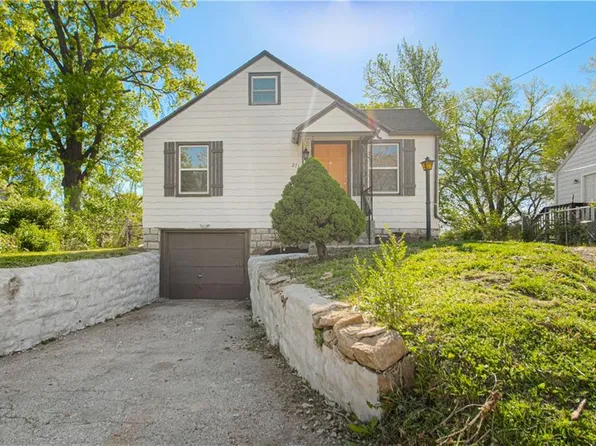 2711 N 39th St, Kansas City, KS 66104