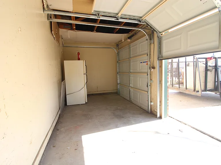 3303 Brookbend Dr — Photo 2