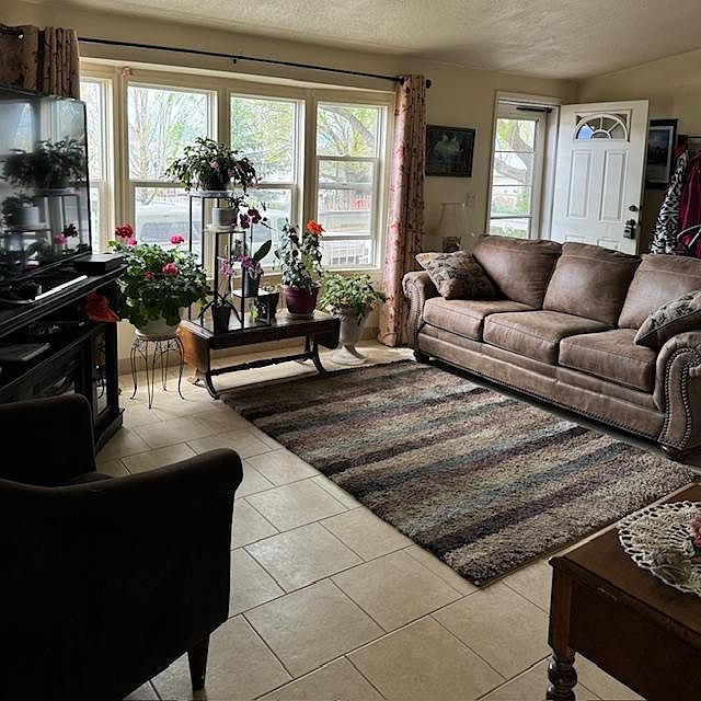 2nd image of 1830 Fawn Ct