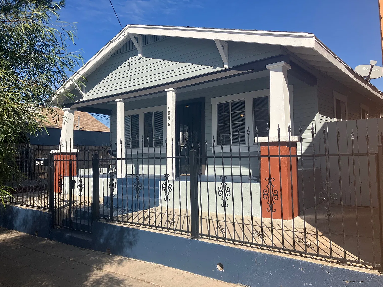 3 bed, 831 sqft, $2,895 — Photo 1