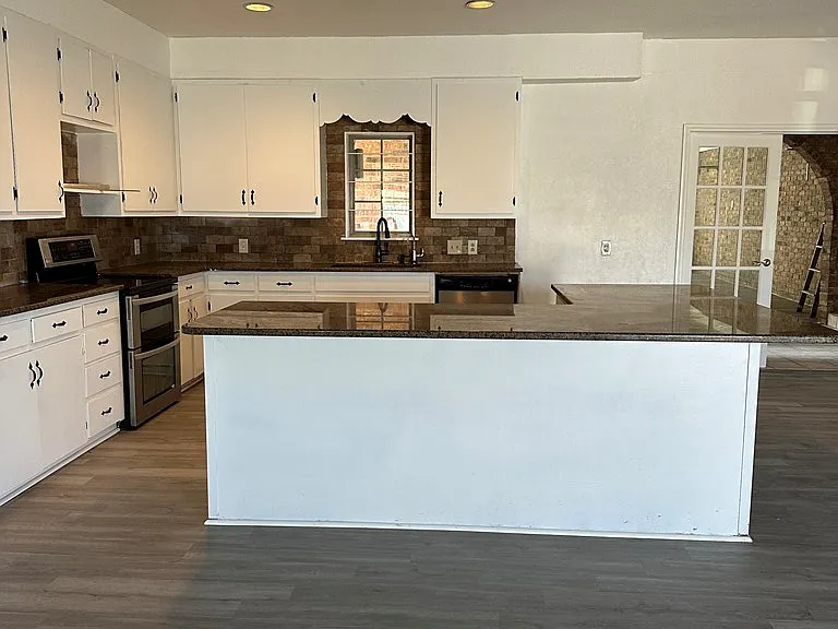 1002 E County Road 127 — Photo 2