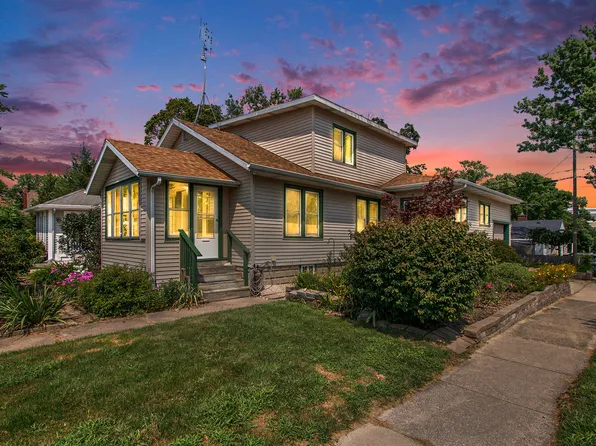 2523 Thayer Dr, Saint Joseph, MI 49085