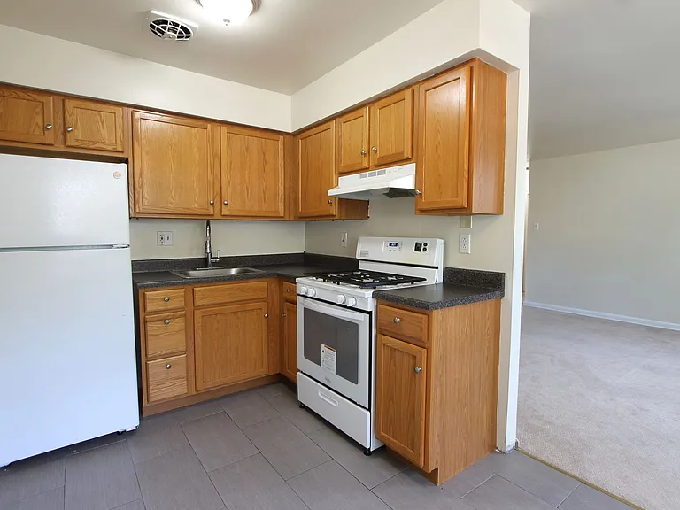 West Walnut Lane Apartments — Photo 21