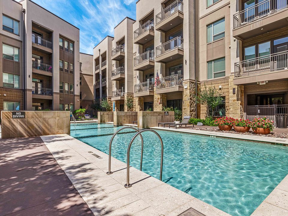 Resort Inspired Pool and Amenities