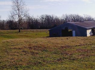 19600 Walker Rd, Siloam Springs, AR 72761