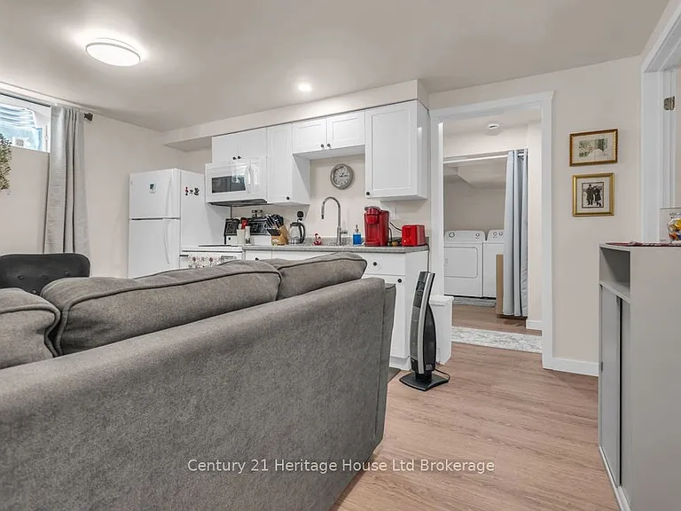 112 Rolph St #6 — Photo 7