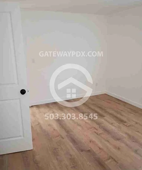 660 Monmouth St — Photo 13
