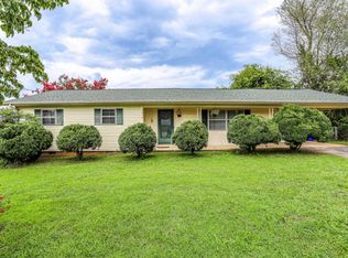 1910 Skyline Dr, Maryville, TN 37801