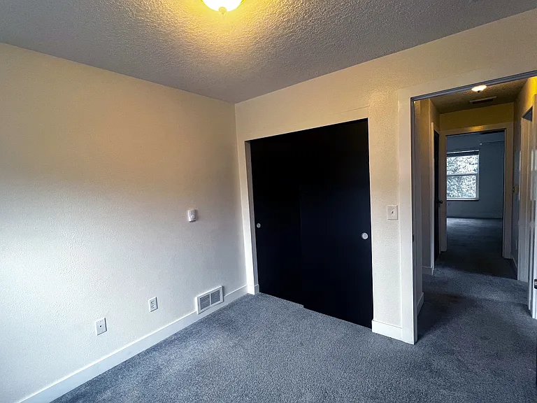 940 NW 7th Ave #10 — Photo 30