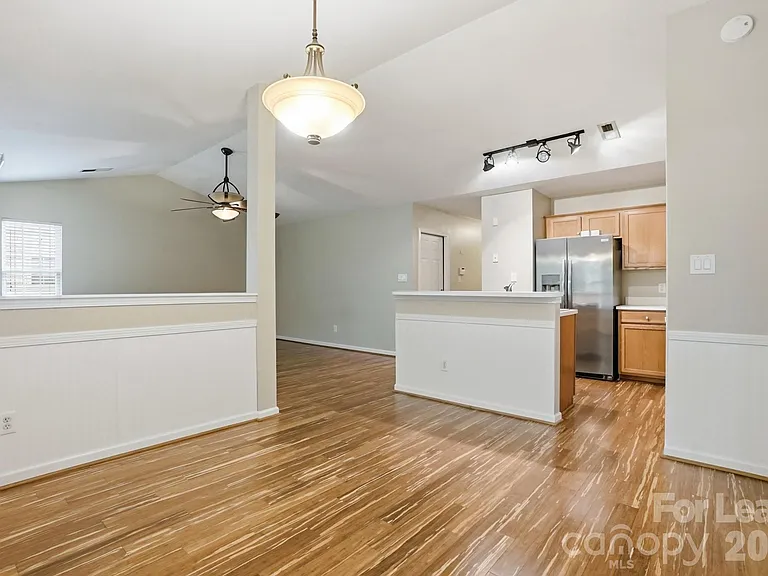 2830 Black Walnut Ln — Photo 9