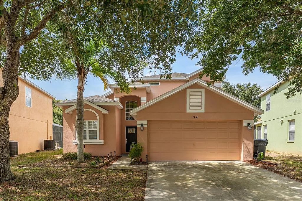 4 bed, 2.5 bath, 2045 sqft, $3,000 — Photo 1