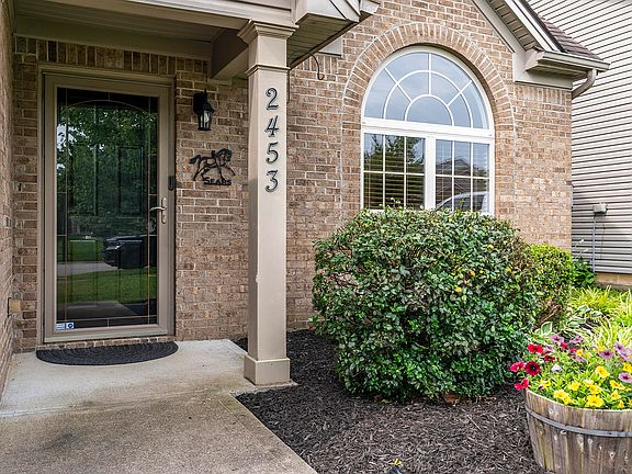4th image of 2453 Rockaway Pl