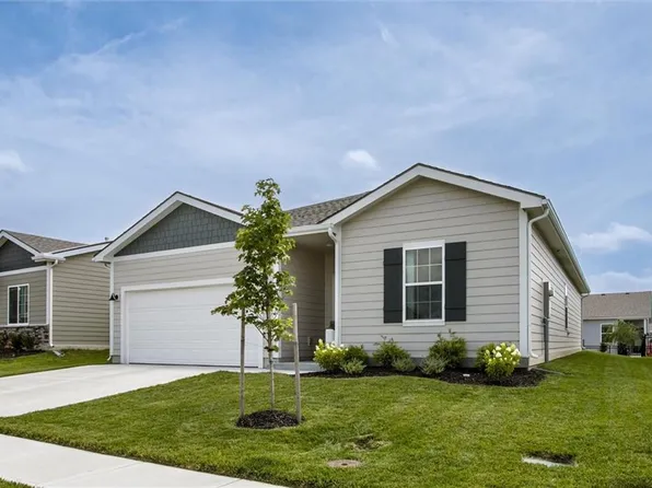27031 E Oak View Dr, Lees Summit, MO 64086