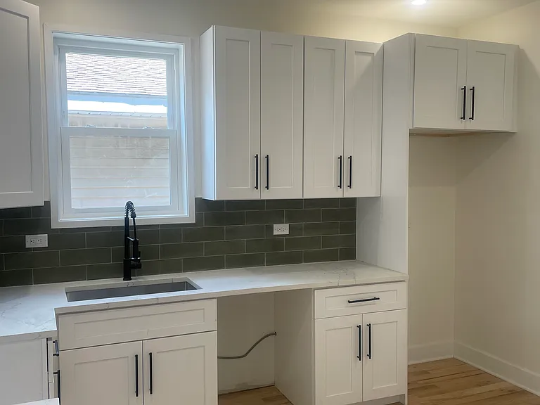 4135 N Monticello Ave #2 — Photo 2