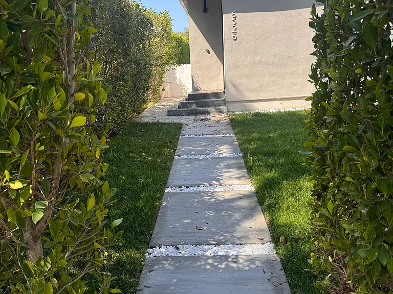 6526 San Vicente Blvd — Photo 1