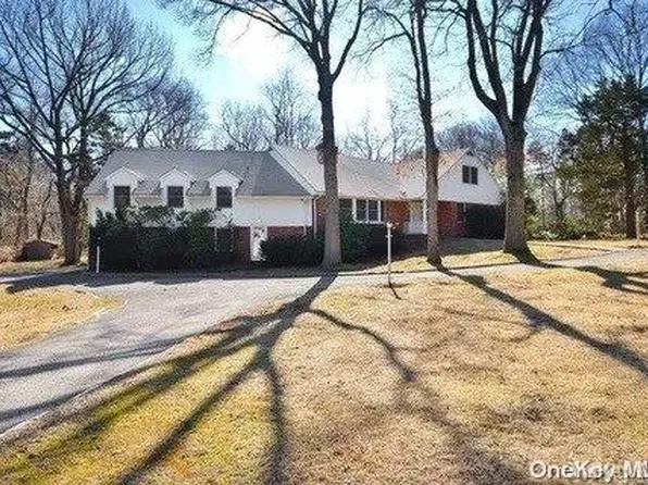 2 Glenby Lane, Glen Head, NY 11545