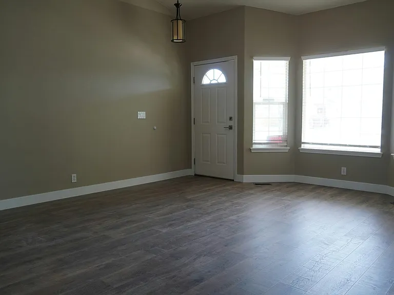 2000 E Doberman Dr #1 — Photo 12