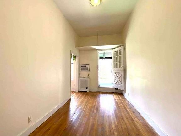 4th image of 62 W 69th St #3R