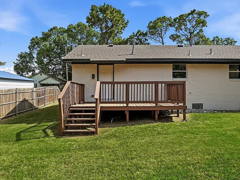 214 Evans Ct — Photo 8