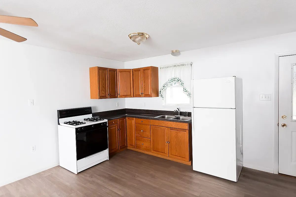 2 bed, 896 sqft, $825 — Photo 4
