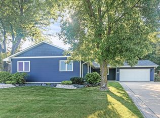 11617 River Hills Dr, Burnsville, MN 55337