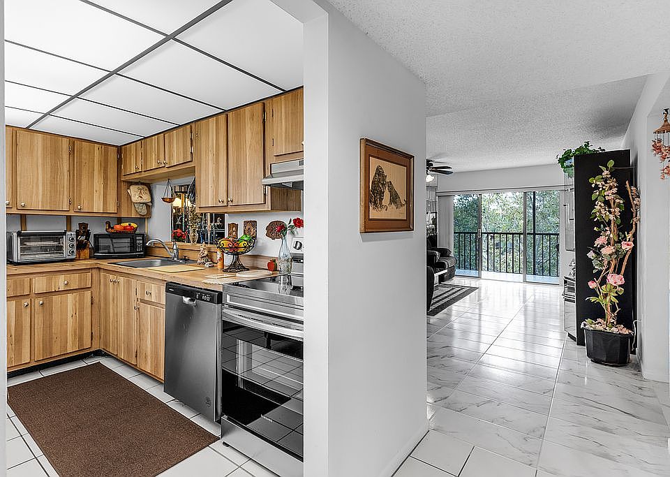 1st image of 8415 SW 107th Ave APT 309W