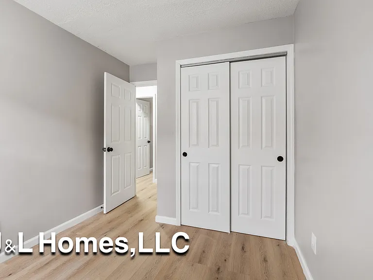 50 Florence Ave — Photo 5