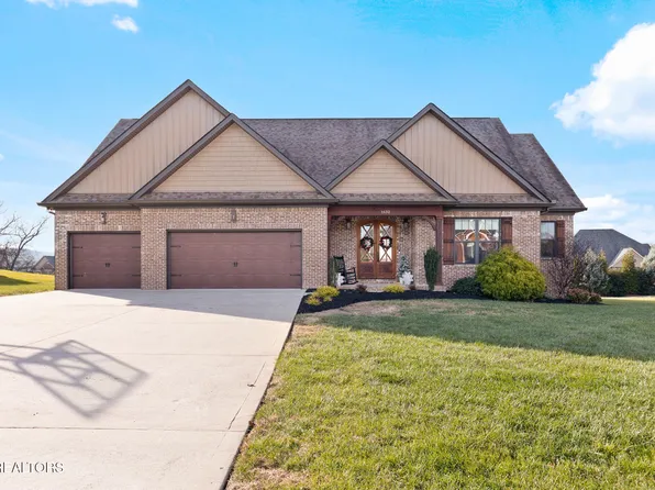 1632 Cascading Falls Ln, Sevierville, TN 37876
