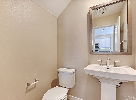 Second floor powder - pictures of model home- not actual home