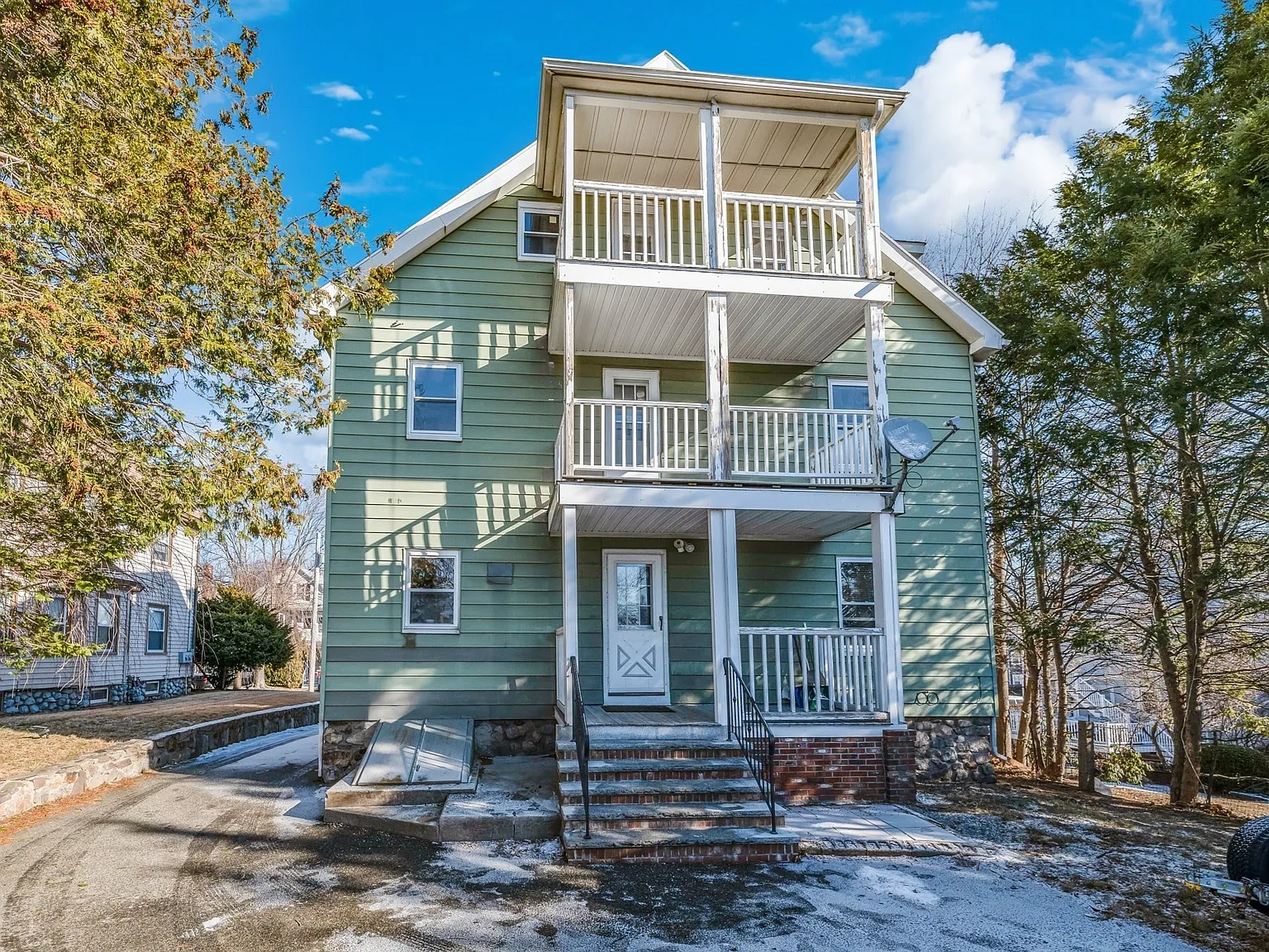2 bed, 1.0 bath, 1100 sqft, $2,450 — Photo 2