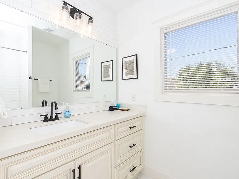 102 S Lockwood Dr #3 — Photo 13