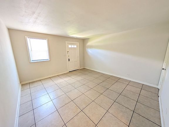 3rd image of 1525 E 9th St #L1-e1