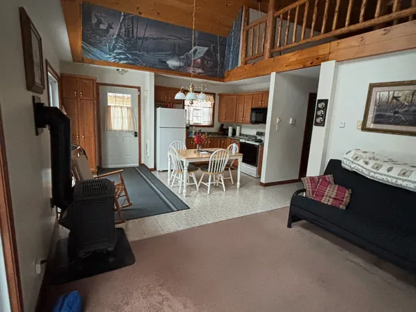 (undisclosed Address), Oxford, ME 04270